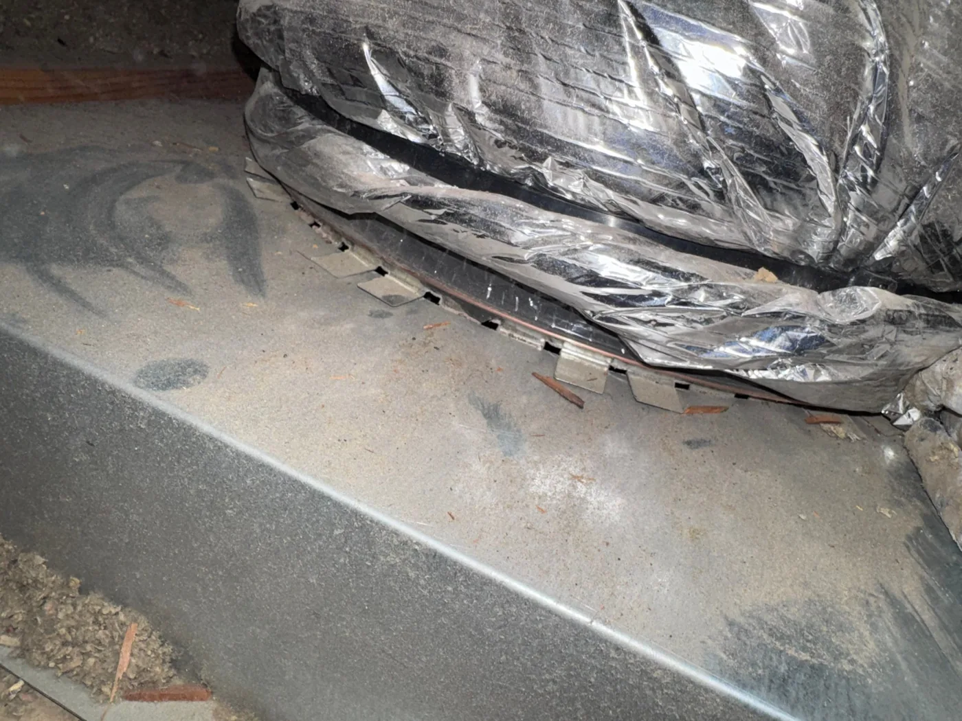 Duct connection before sealing